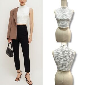 298 Cider | EUC White Textured Mock Neck Sleeveless Crop Top (size XS)